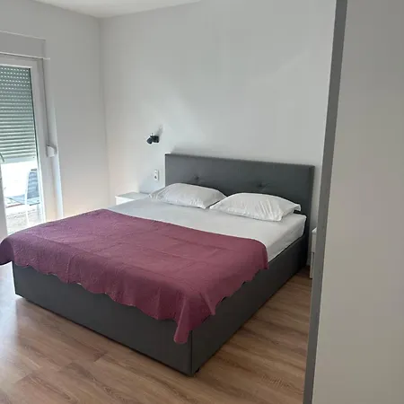 Ivan Apartment *